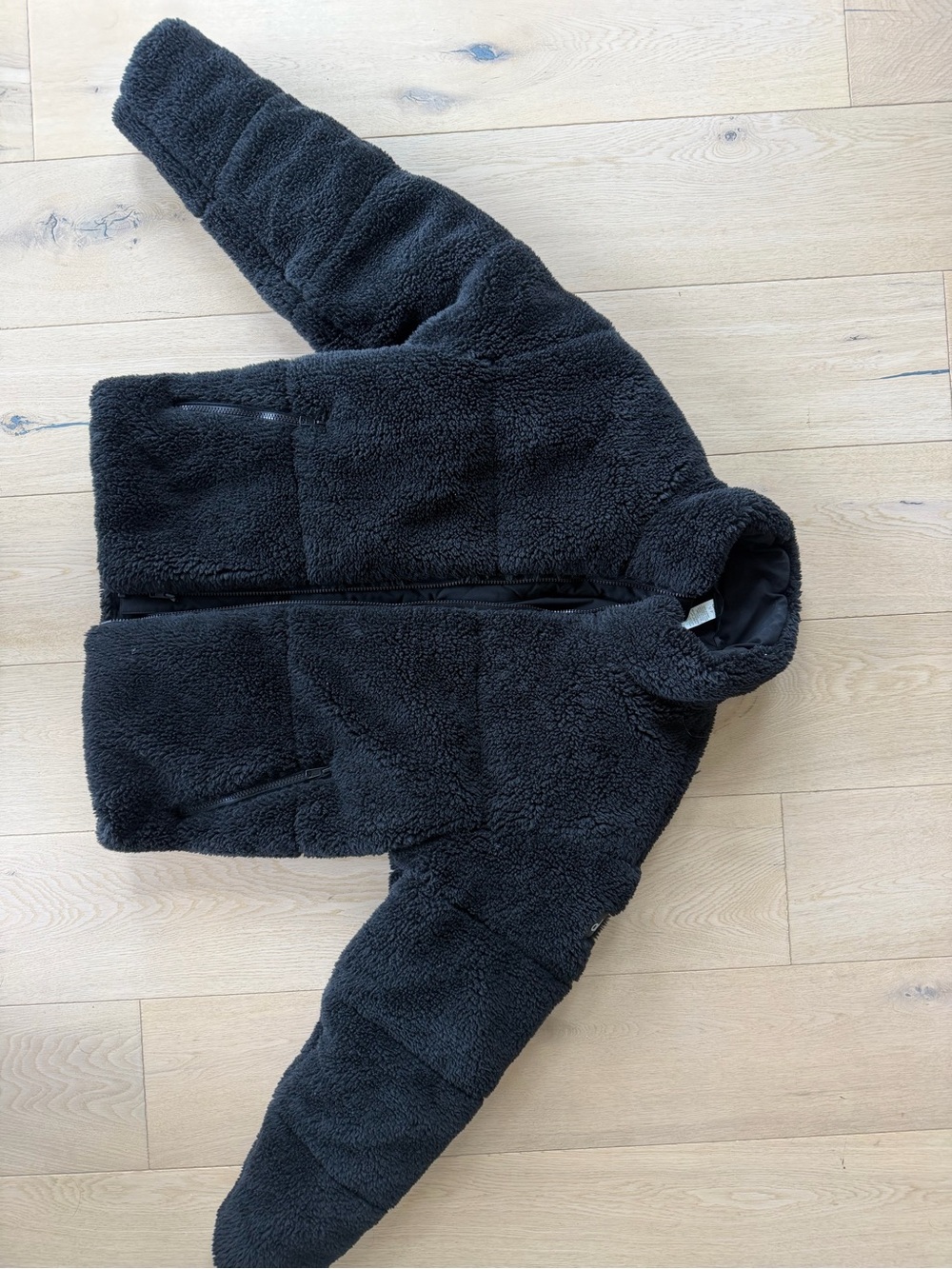 Good condition! ALO Sherpa Jacket - men’s